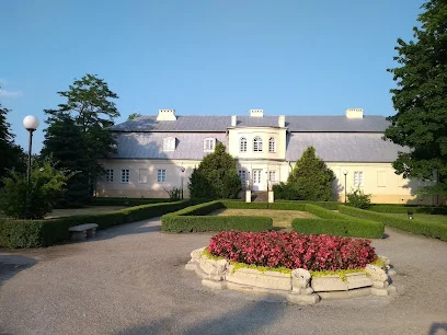 Zespół Dworsko‑Parkowy w Lubcu